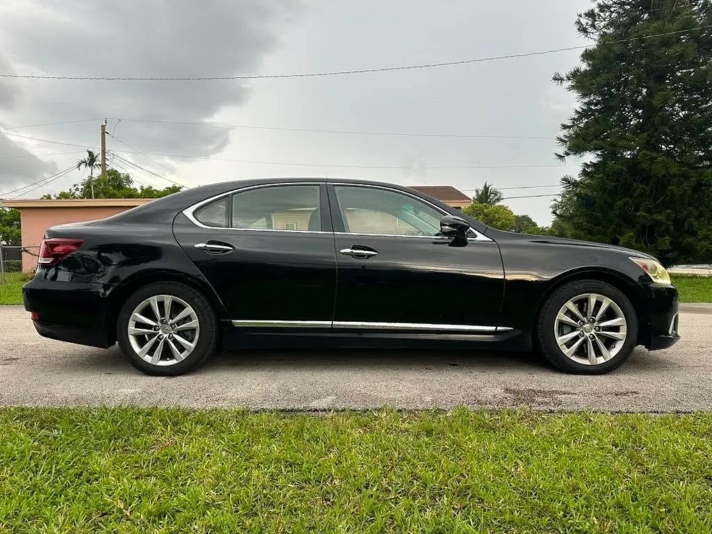 2016 Lexus LS