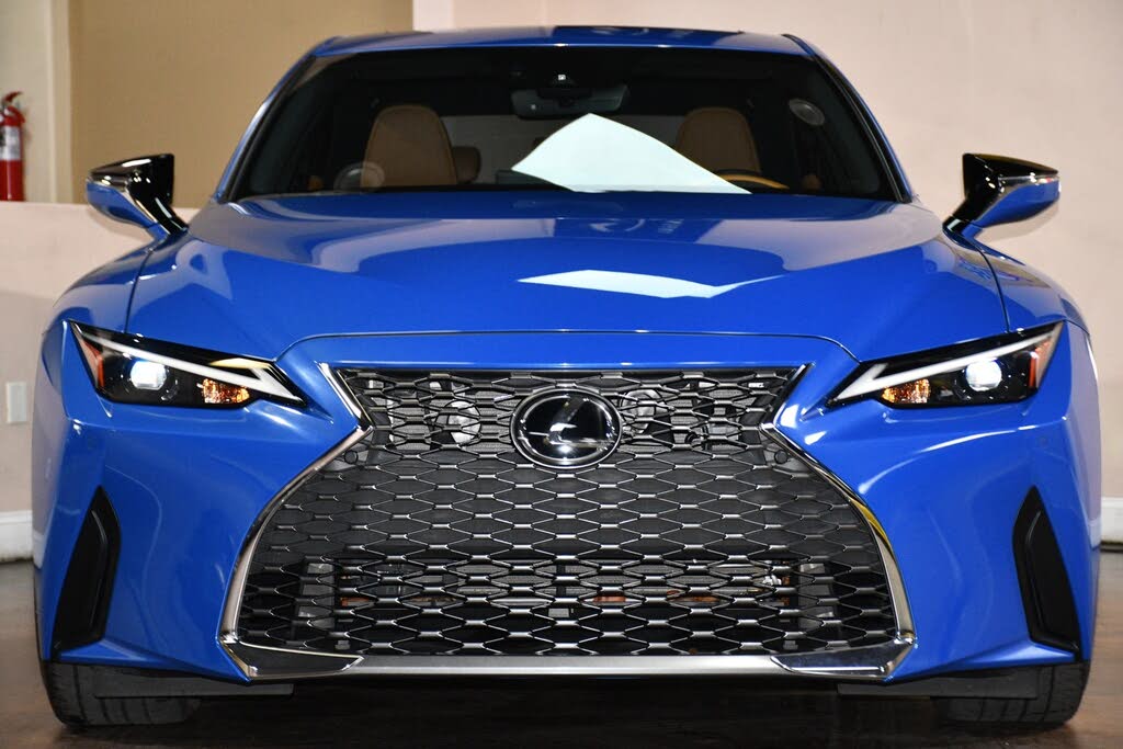 2023 Lexus IS 300