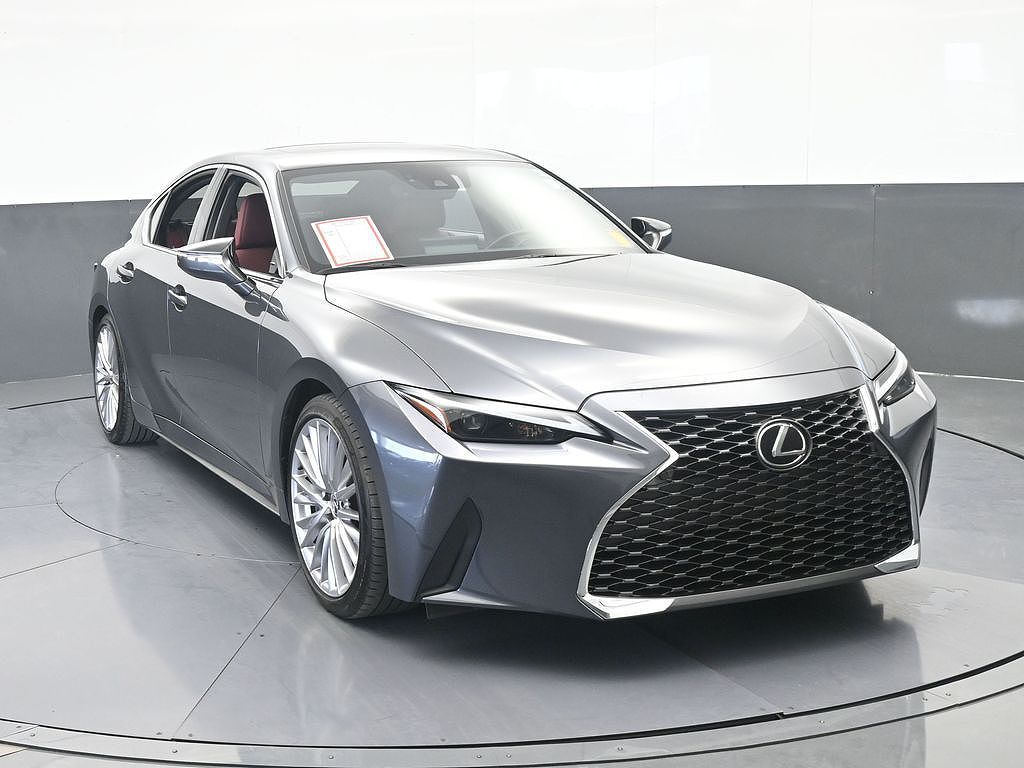 2025 Lexus IS 300
