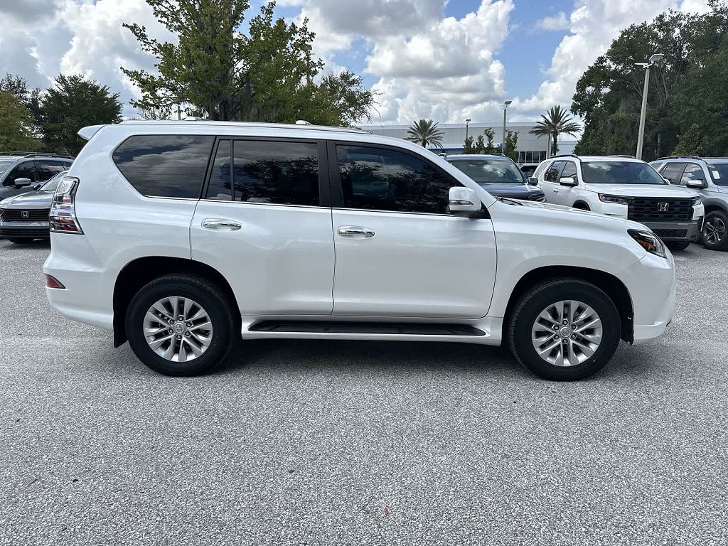 2023 Lexus GX Premium