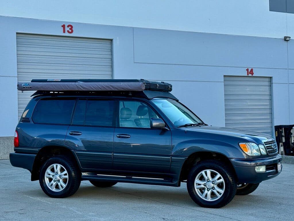 2005 Lexus LX