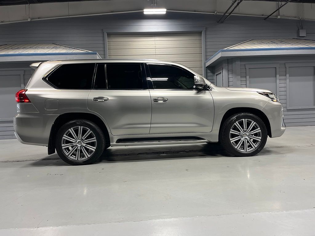 2017 Lexus LX