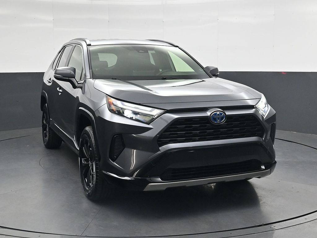 2023 Toyota RAV4 Hybrid SE