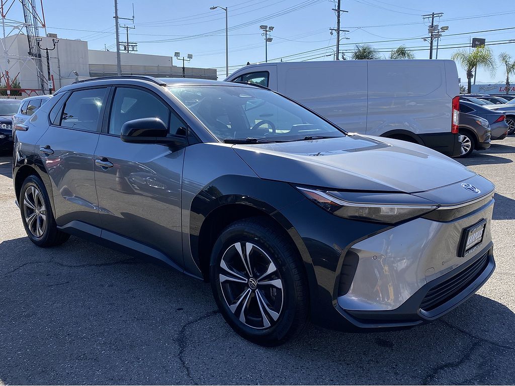 2023 Toyota bZ4X photo 1