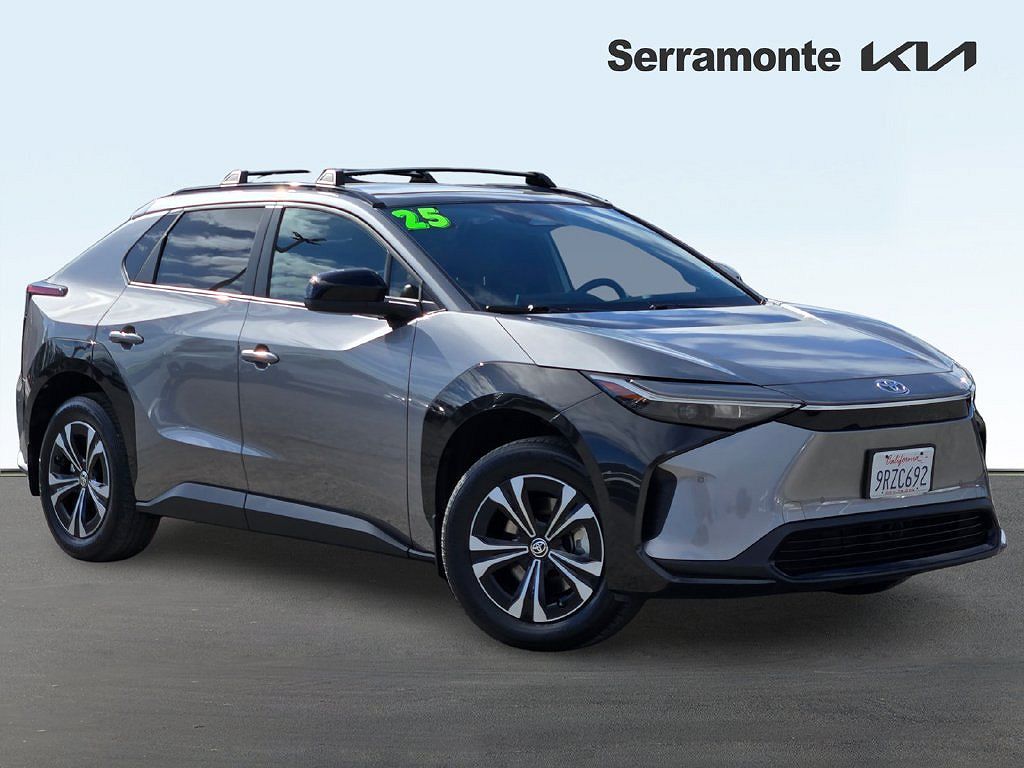 2025 Toyota bZ4X photo 1