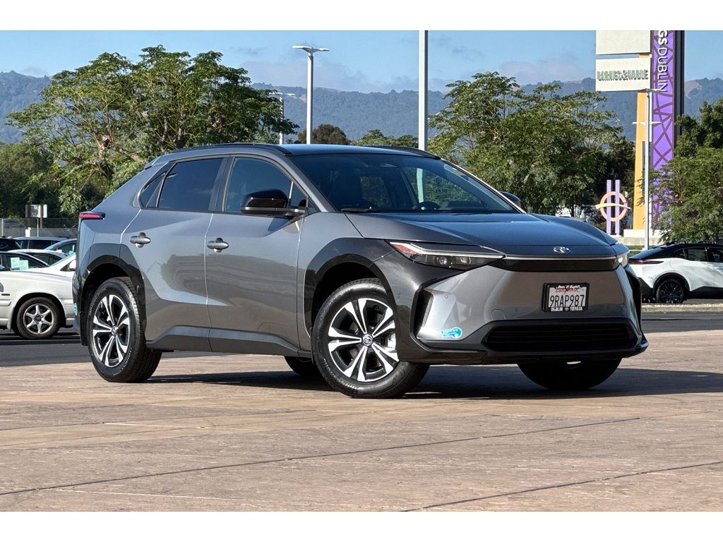 2024 Toyota bZ4X photo 1