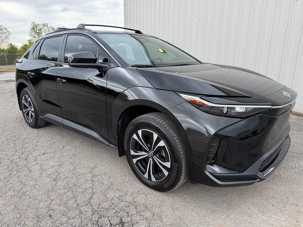 2025 Toyota bZ4X Limited
