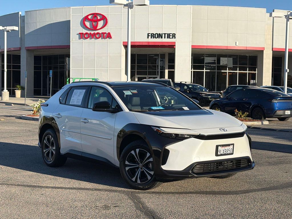 2024 Toyota bZ4X photo 1
