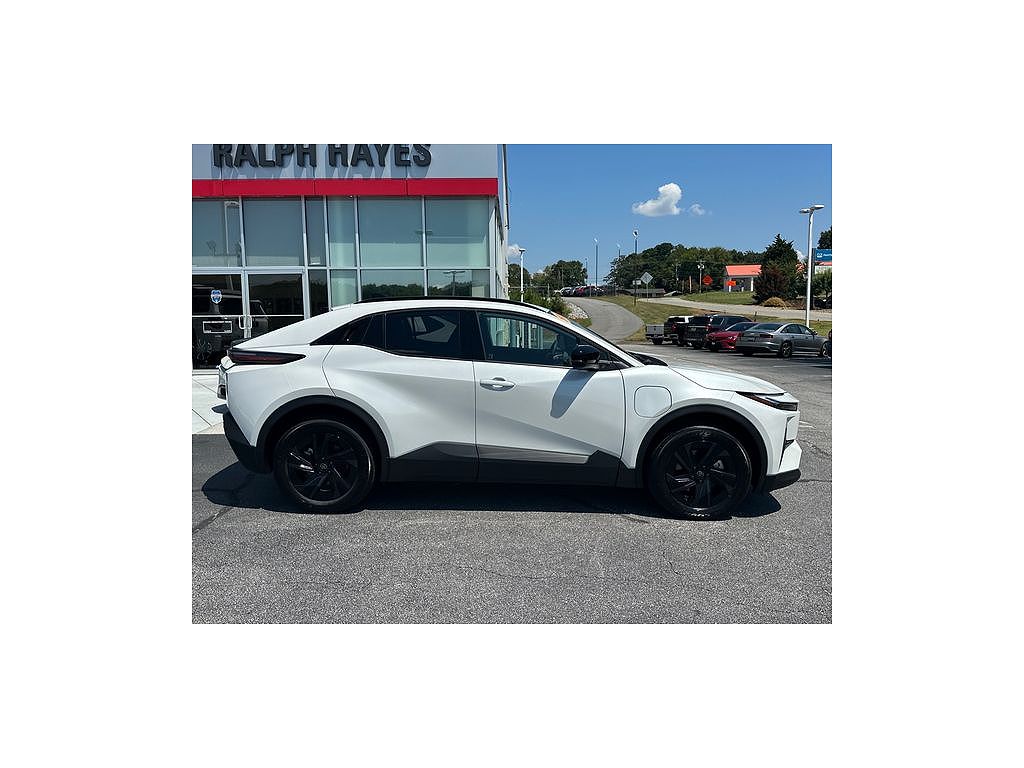 2026 Toyota C-HR XSE