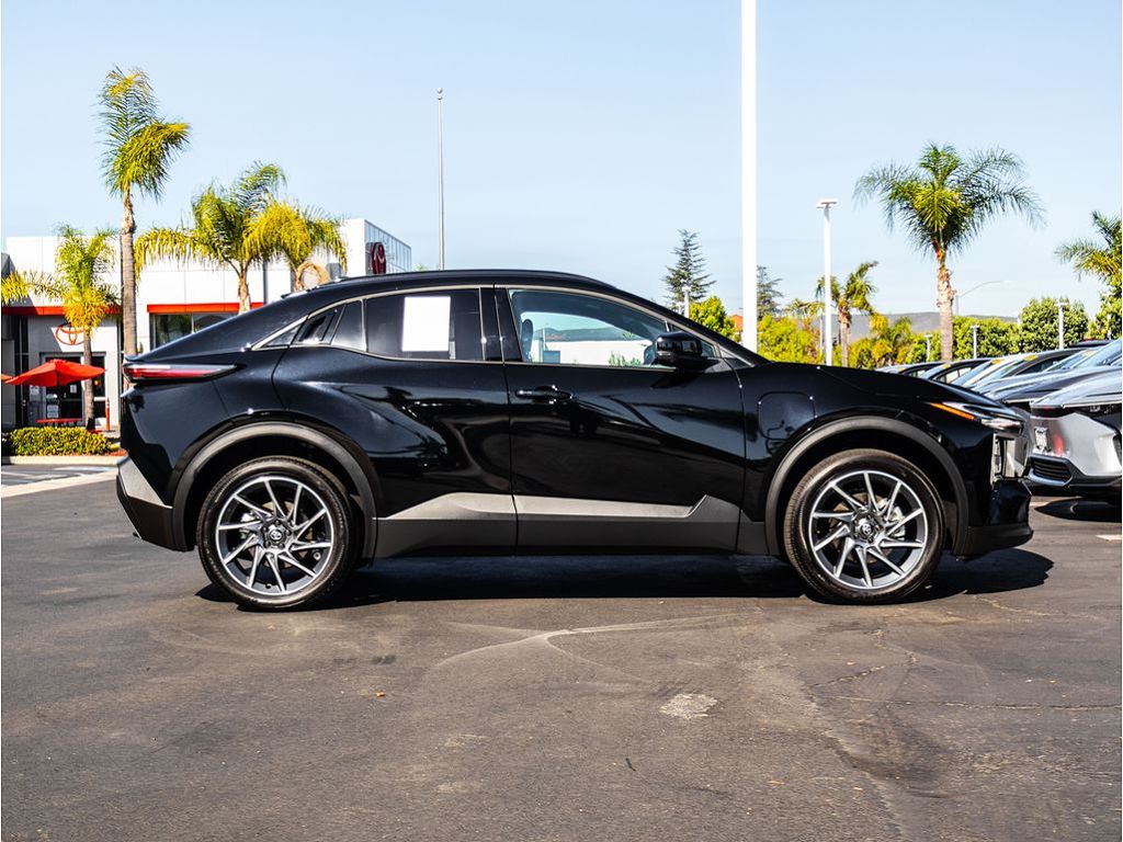 2026 Toyota C-HR XSE