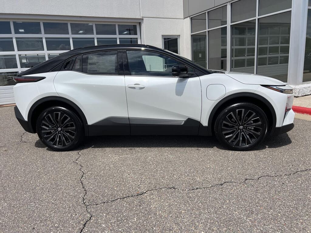 2026 Toyota C-HR SE
