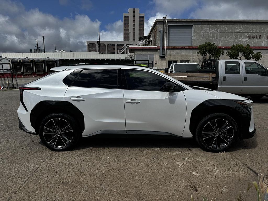 2023 Toyota BZ4X Limited AWD (Natl)