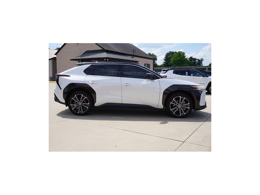 2024 Toyota bZ4X XLE