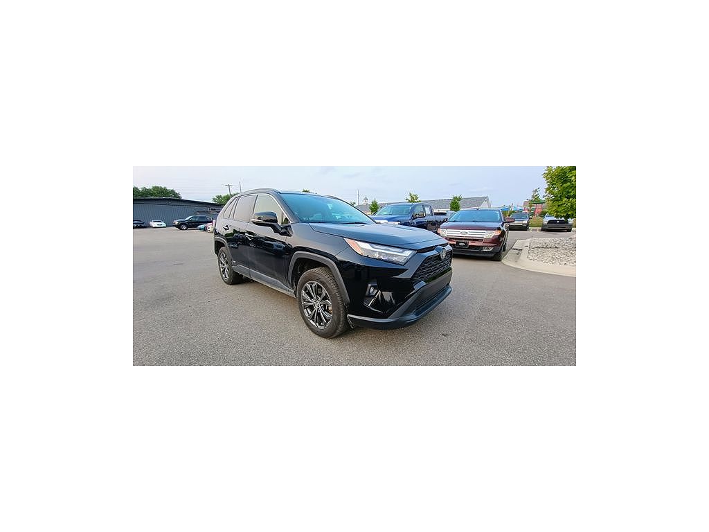 2022 Toyota RAV4 Hybrid XLE Premium