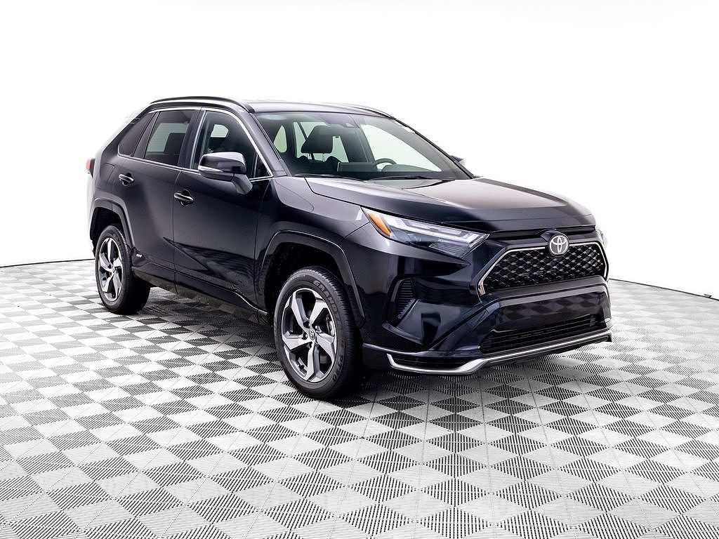 2025 Toyota RAV4 Plug-in Hybrid SE