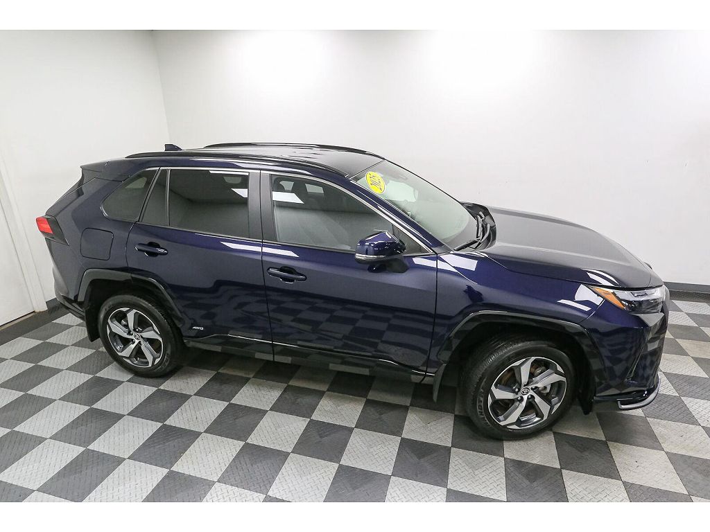 2025 Toyota RAV4 Plug-In Hybrid SE