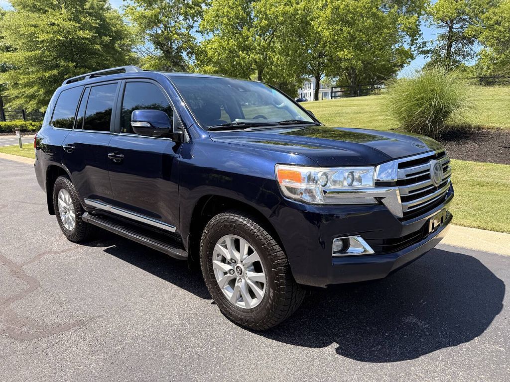 2017 Toyota Land Cruiser