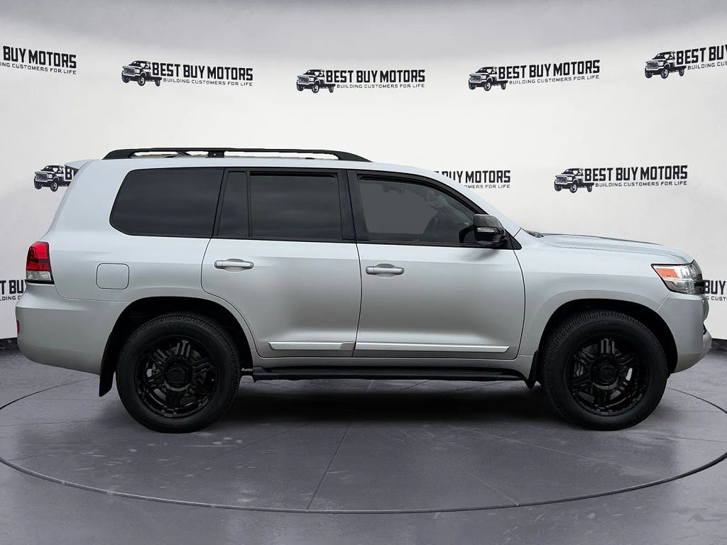 2017 Toyota Land Cruiser
