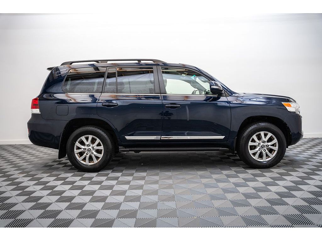 2017 Toyota Land Cruiser