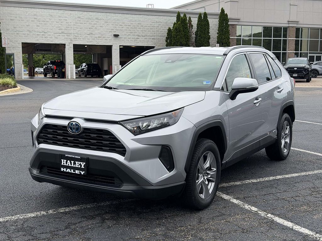 2022 Toyota RAV4 Hybrid LE