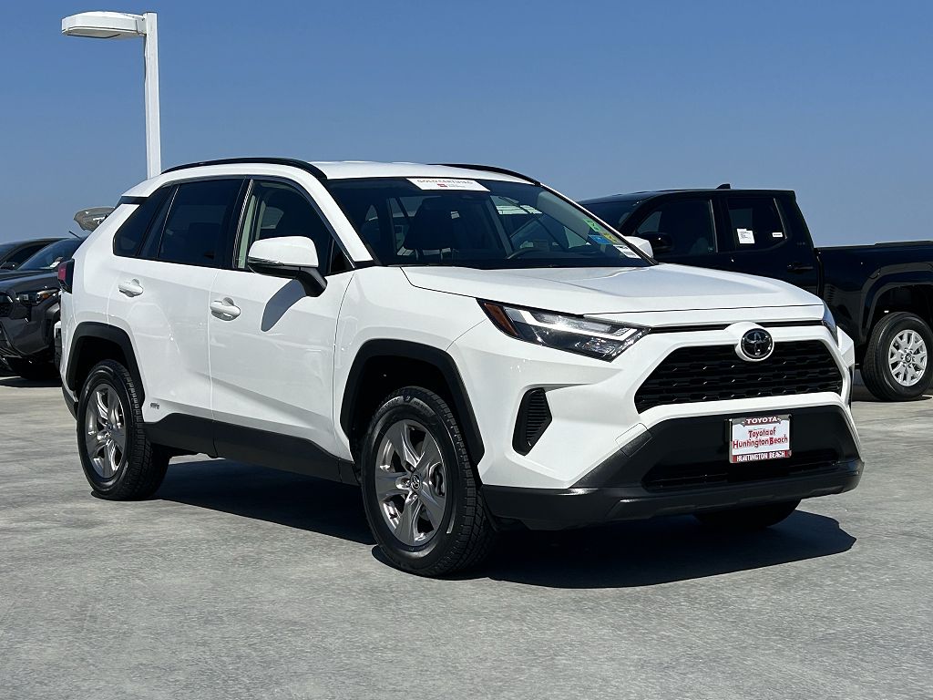 2025 Toyota RAV4 Hybrid LE