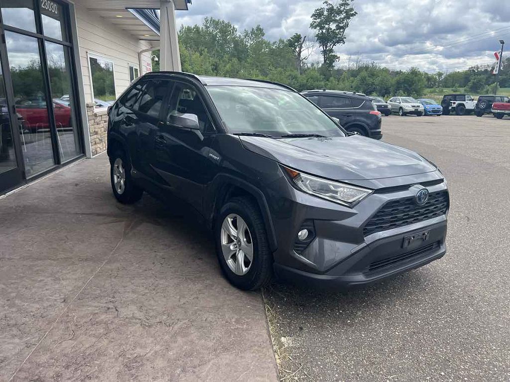 2020 Toyota RAV4 Hybrid XLE