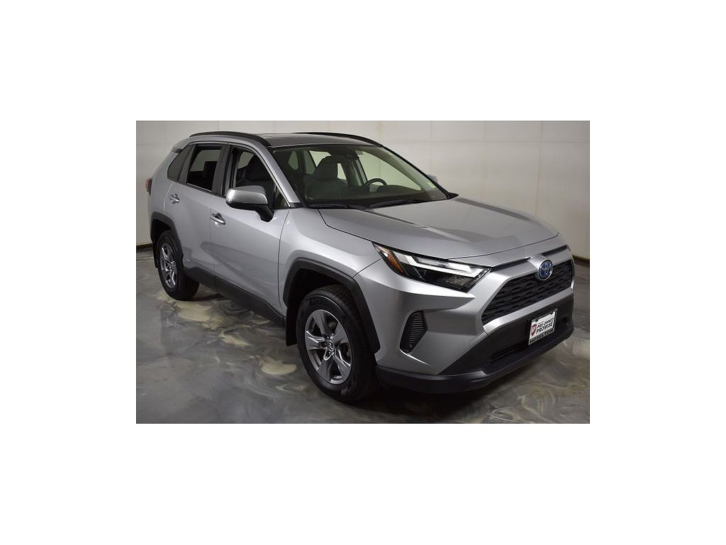 2022 Toyota RAV4 XLE