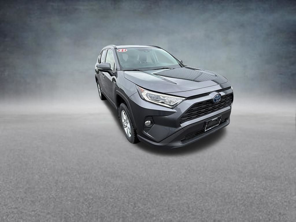 2021 Toyota RAV4 XLE