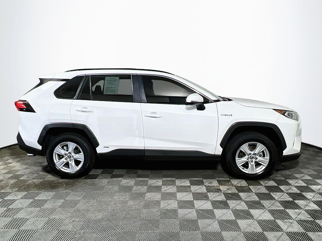 2021 Toyota RAV4 Hybrid XLE