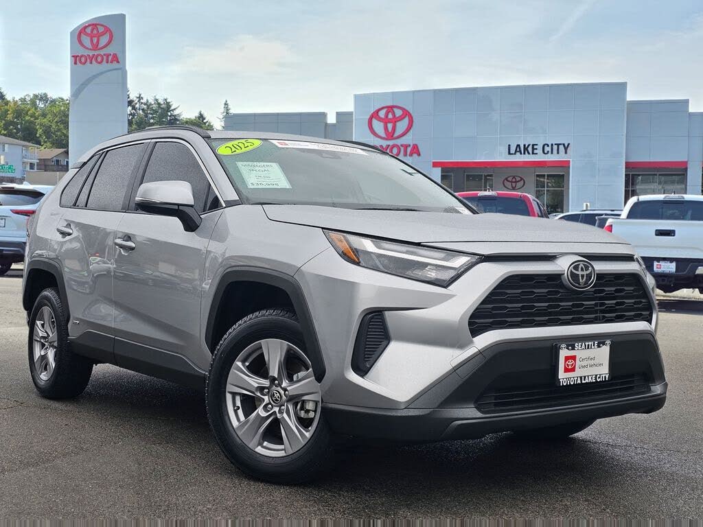 2025 Toyota RAV4 Hybrid XLE