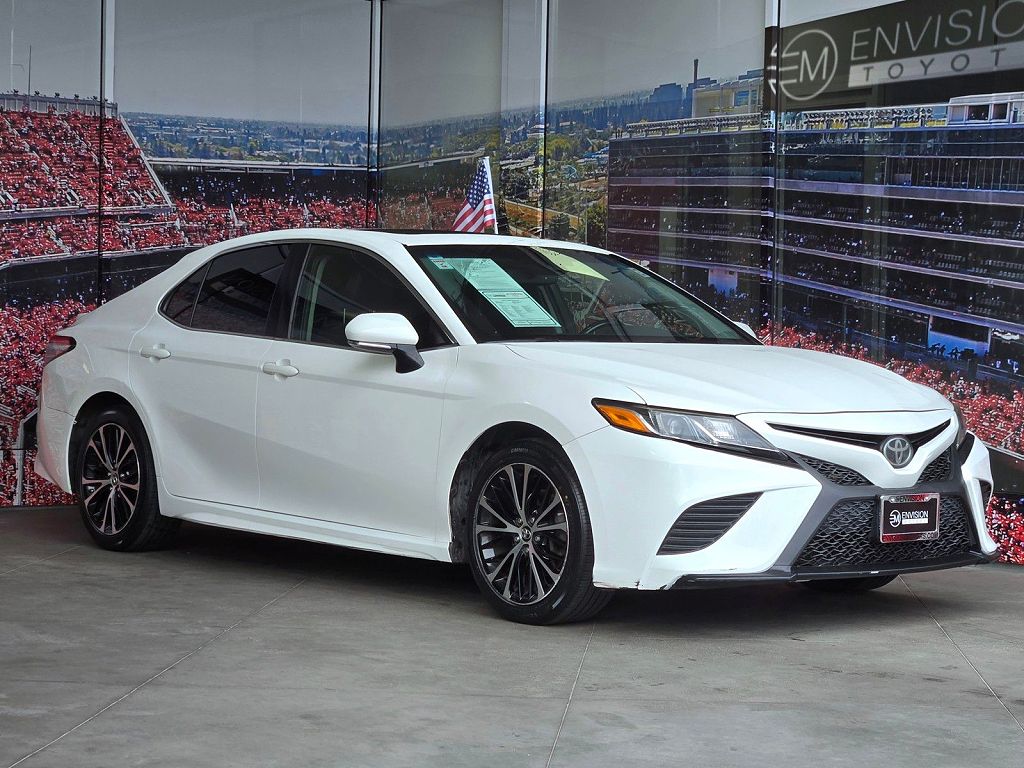 2018 Toyota Camry SE