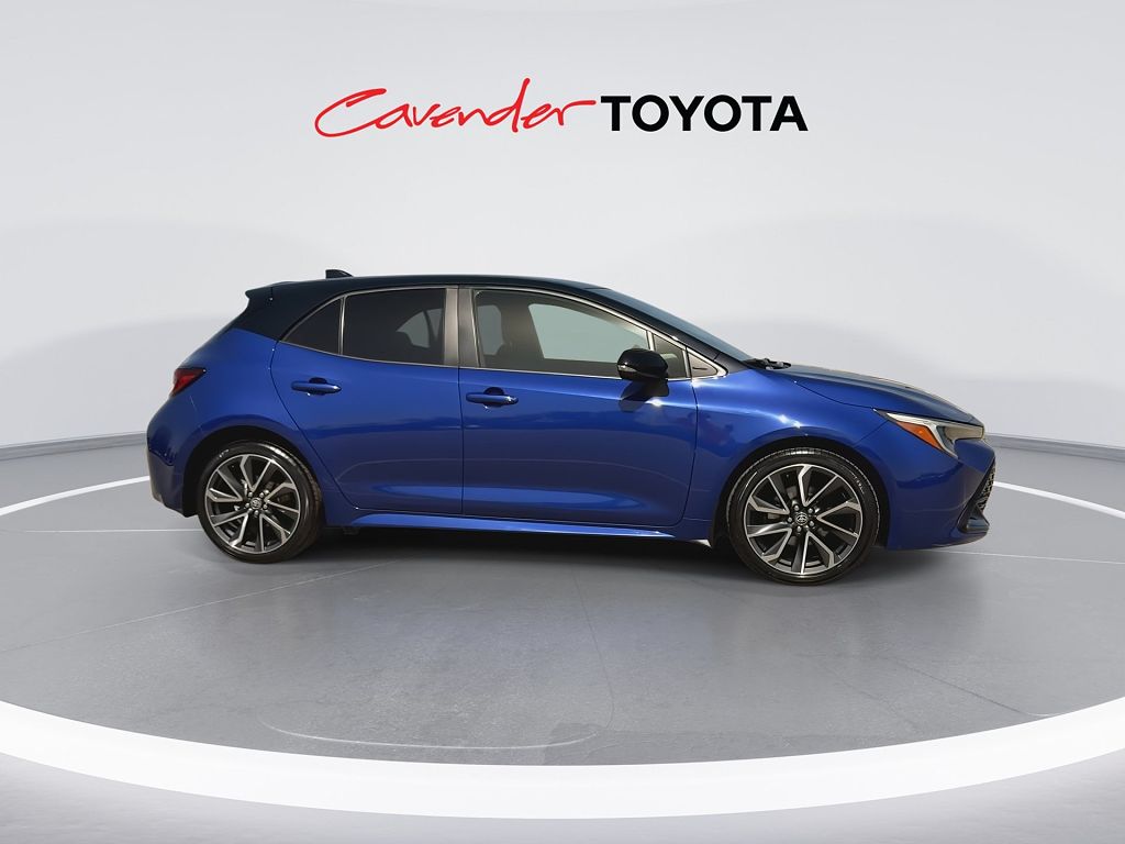 2025 Toyota Corolla Hatchback SE