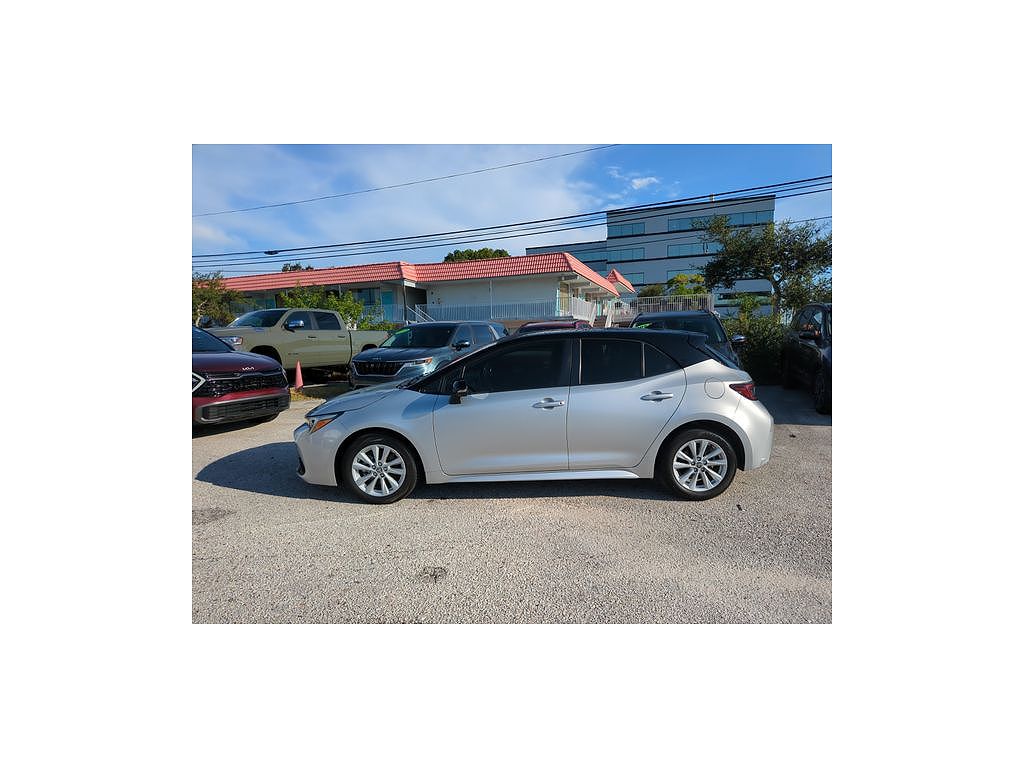 2024 Toyota Corolla Hatchback SE