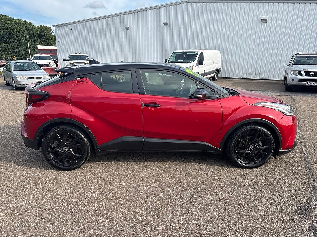 2022 Toyota C-HR XLE