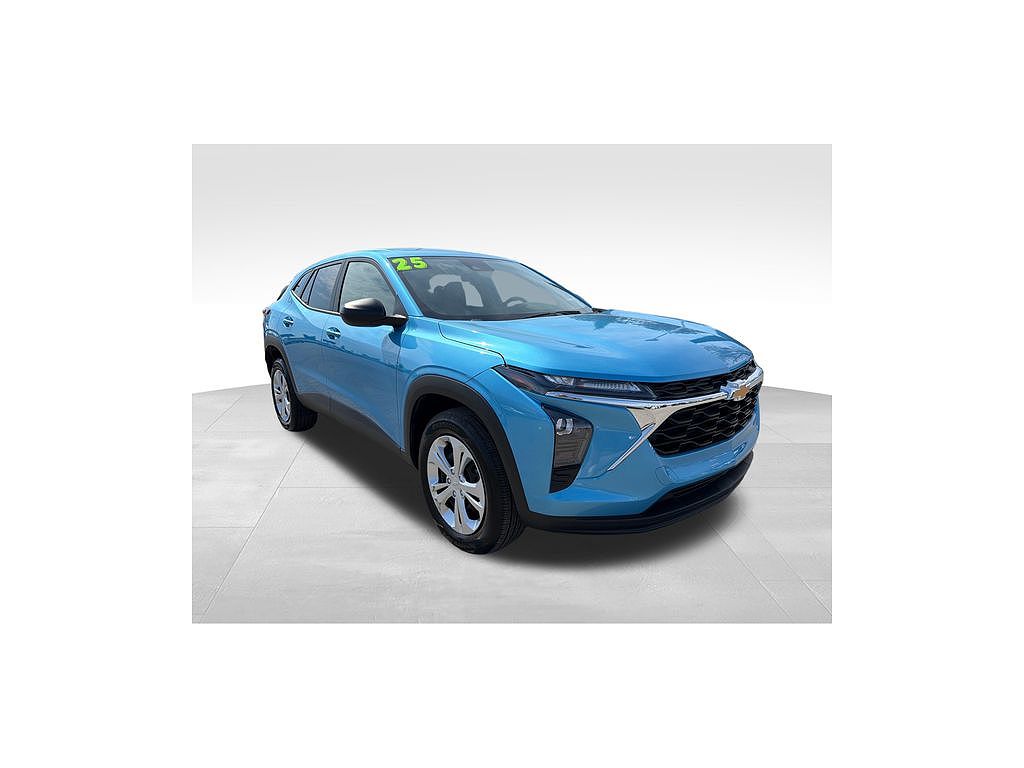 2025 Chevrolet Trax LS