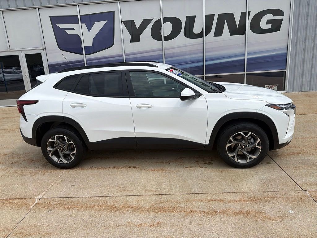 2024 Chevrolet Trax LT