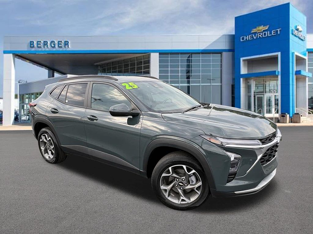 2025 Chevrolet Trax LT
