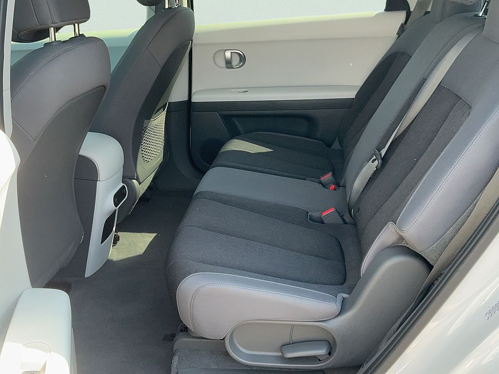 2024 Hyundai IONIQ 5 SE