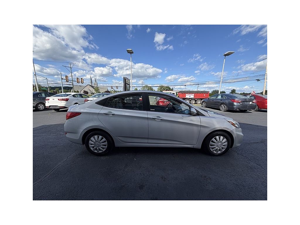 2016 Hyundai Accent SE
