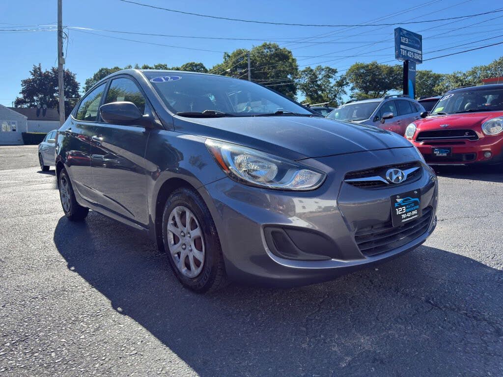 2012 Hyundai Accent GLS