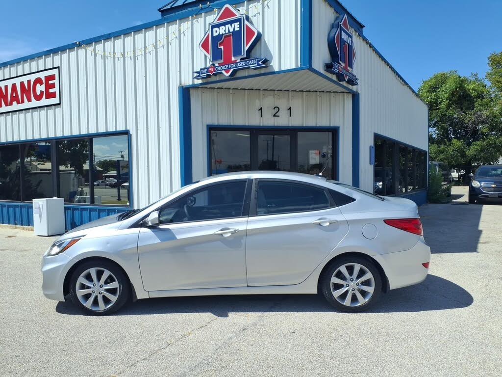 2013 Hyundai Accent GLS