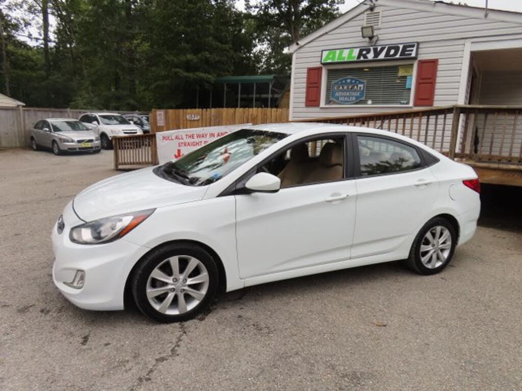 2013 Hyundai ACCENT GLS