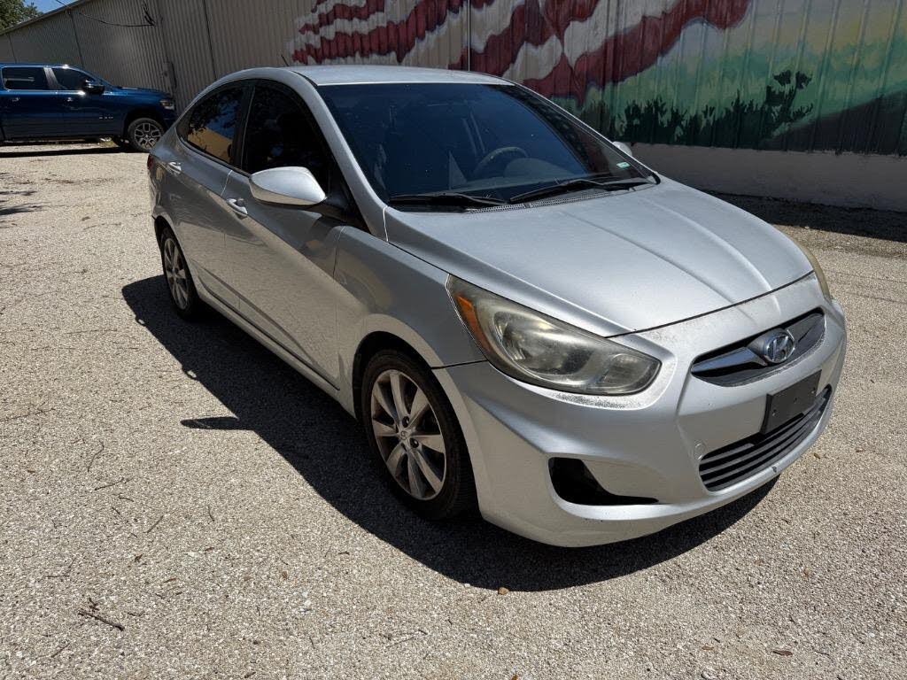 2012 Hyundai Accent GLS