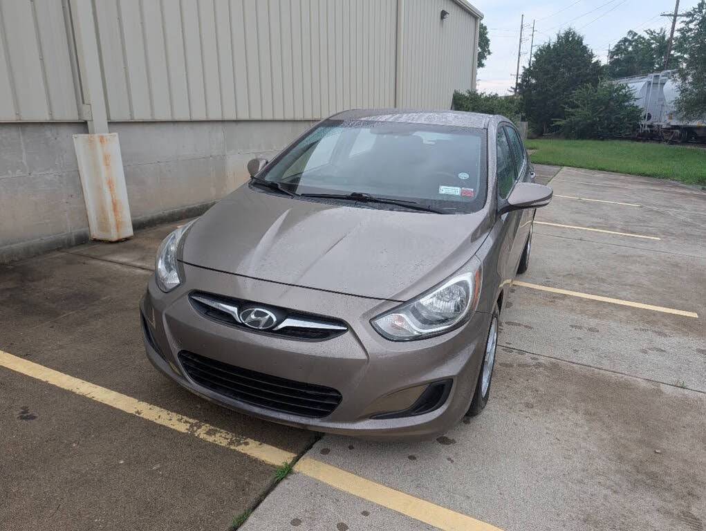 2013 Hyundai Accent SE