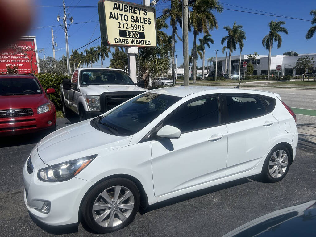 2012 Hyundai Accent SE