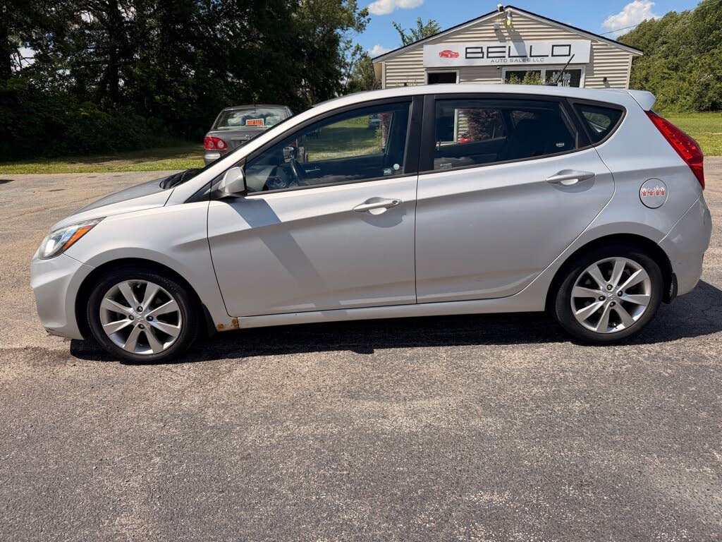 2012 Hyundai Accent SE