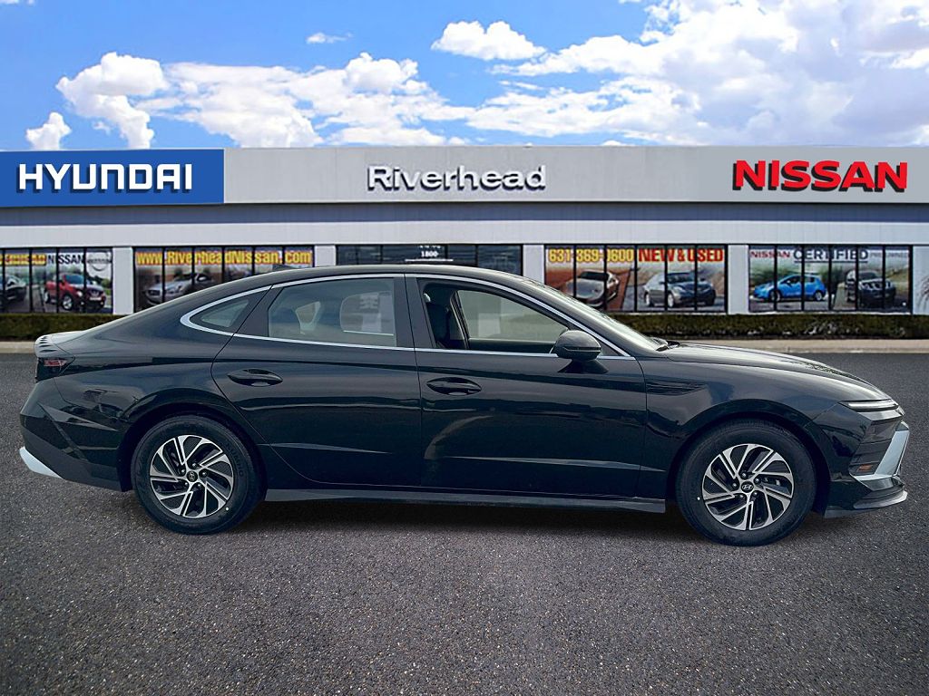 2026 Hyundai SONATA HYBRID Blue