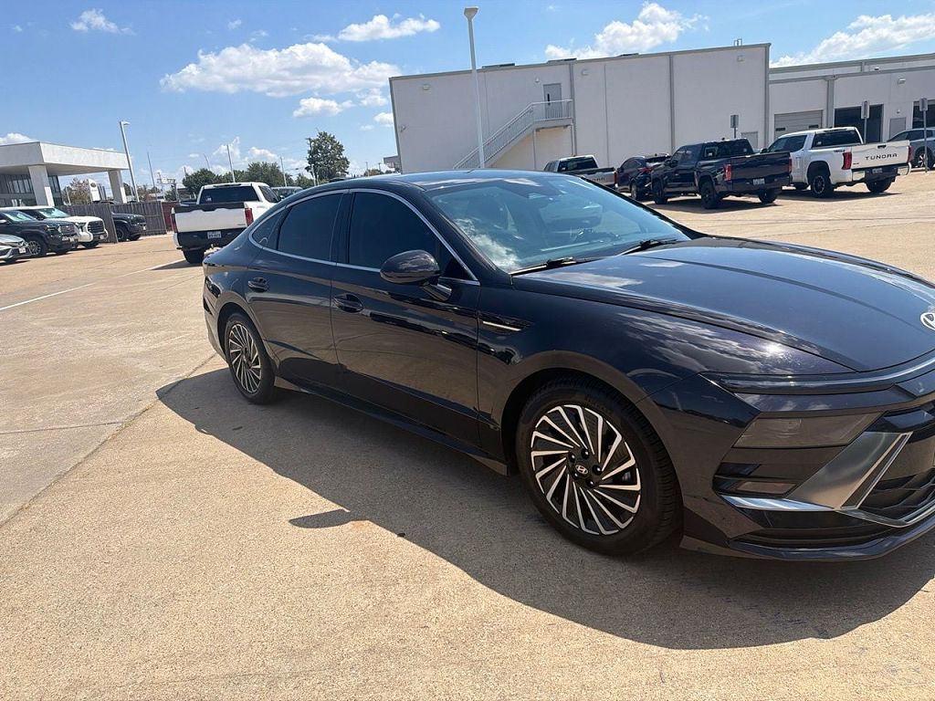 2024 Hyundai Sonata Hybrid SEL w/17-in x 7.0J Aluminum Alloy Wheels