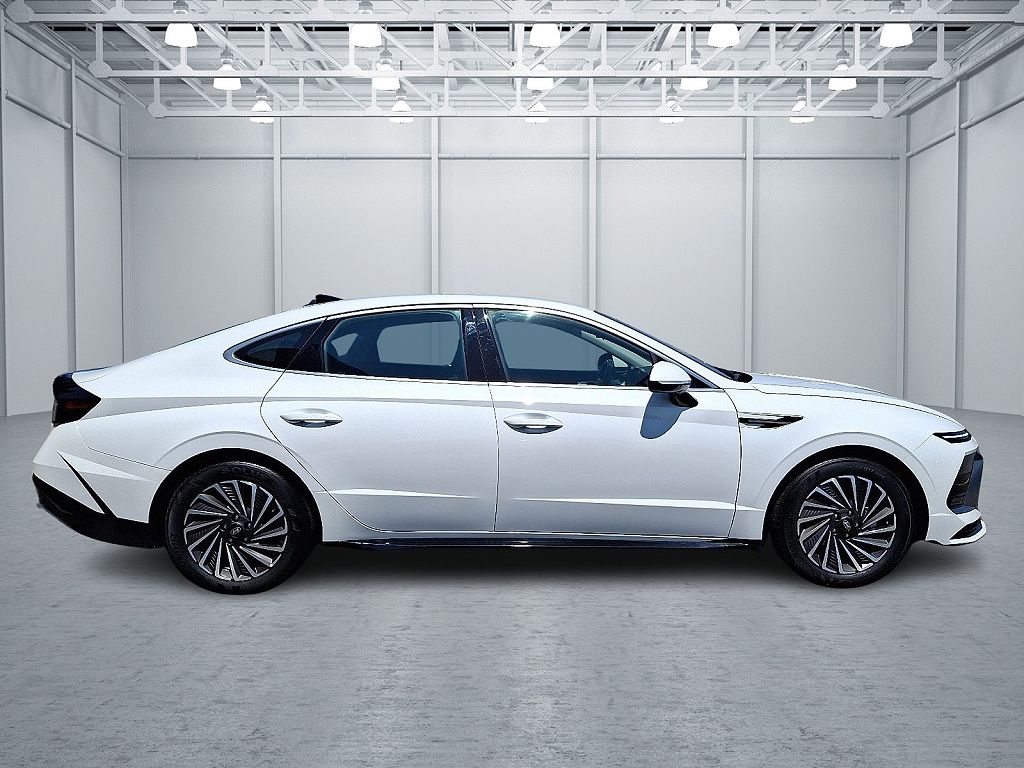 2025 Hyundai Sonata SEL Hybrid