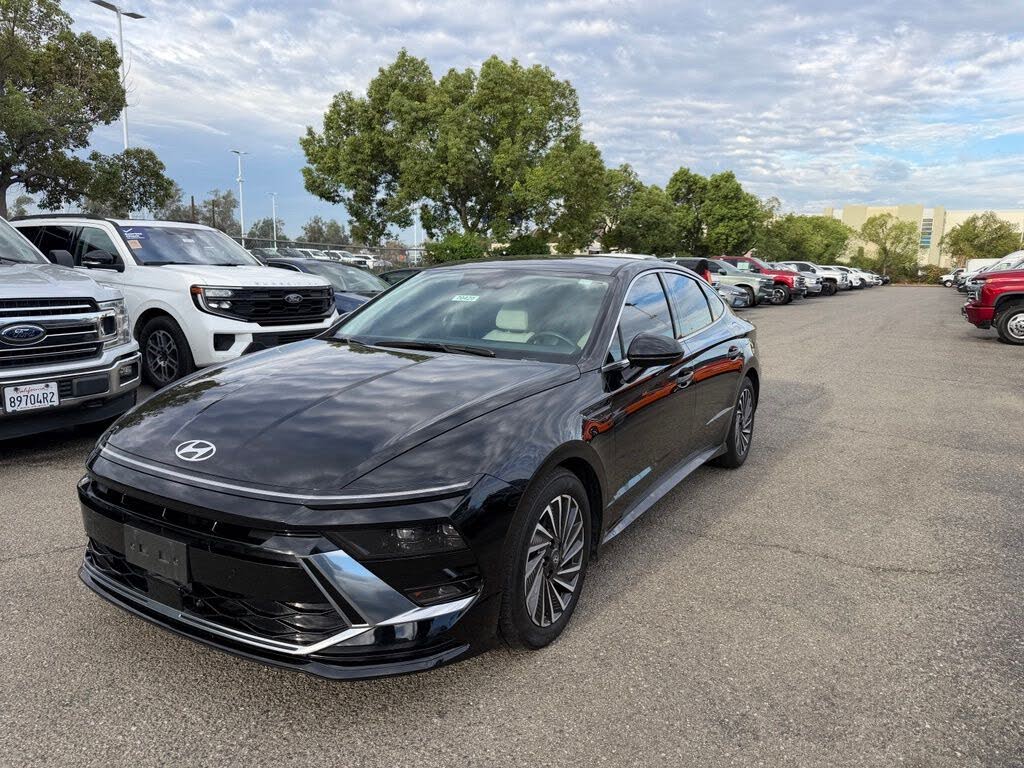 2025 Hyundai Sonata SEL Hybrid